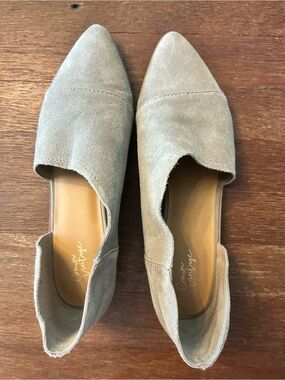 Crown Vintage Taupe Gray Suede D’Orsay Pointed Toe Flats Women’s Size 10